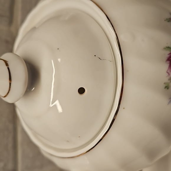 Teapot, Vintage, Roses - Picture 5 of 8
